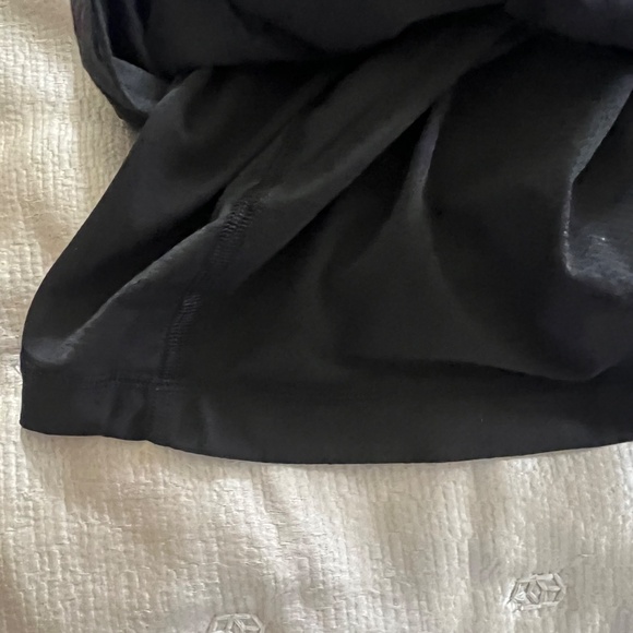 Lululemon Lightweight High-Rise Relaxed Short 3" *Long Liner Black Size 6 - Picture 4 of 9